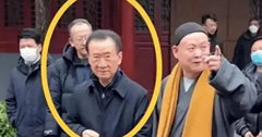 70岁王健林负债千亿，现身寺庙暴瘦如柴，万达能否起死回生？